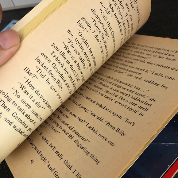 4 Christmas themed book lot π
π - Picture 10 of 10